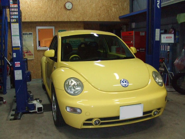 VOLKSWAGEN NEW BEETLE